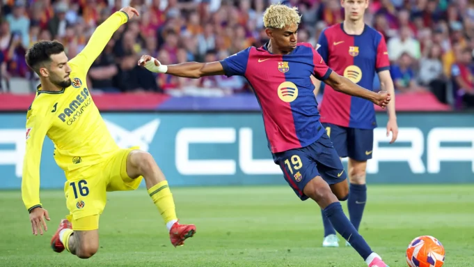 El líder Barcelona triunfa sobre Villarreal con goles de Raphinha y Yamal