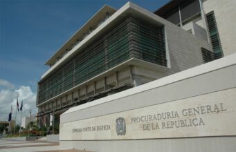 Condenas de 40 y 30 años de prisión a miembros de una banda que asesinaron a un comerciante durante un atraco en Boca Chica
