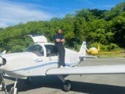 Ganador del NASA Space Apps Challenge Santiago vuela como Piloto por un día en Santo Domingo