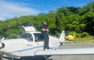 Ganador del NASA Space Apps Challenge Santiago vuela como Piloto por un día en Santo Domingo