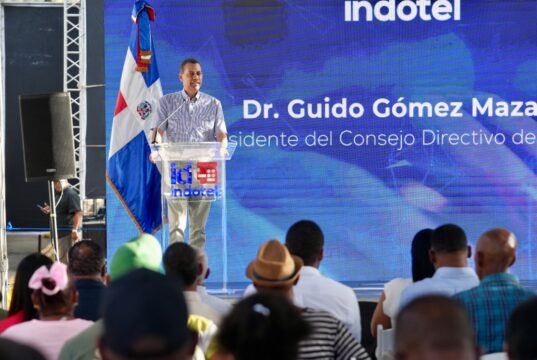 Indotel lleva fibra óptica y formación digital a Hondo Valle con nueva Sala Digital