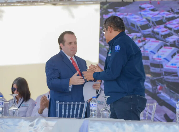 DAEH recibe 50 nuevas ambulancias para fortalecer atención prehospitalaria en el país