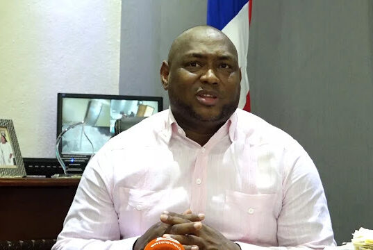 Exalcalde Marcial Reyes Suberví cuestiona gestión actual del Ayuntamiento del Municipio La Caleta