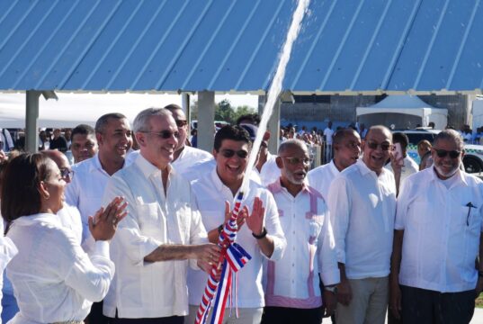 Presidente Abinader y Fellito Suberví ponen en servicio Acueducto por bombeo más grande del país; producirá más de 136 millones de galones diarios