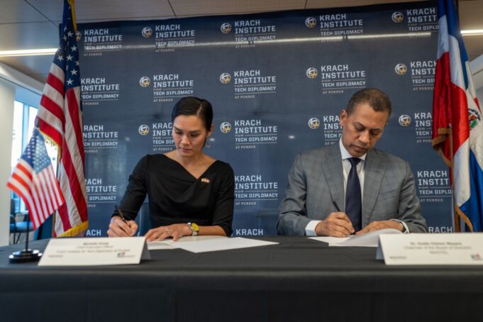 Indotel firma acuerdo con el Krach Institute de Purdue para fortalecer diplomacia tecnológica de República Dominicana