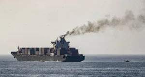 Irán condena el ataque de EE.UU. a su buque y la detención de sus tripulantes como «rehenes»