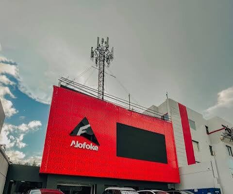 Diputada y su esposo demandan por RD$100 millones a Eduardo Sainz- Hilaire y Alofoke Media Group