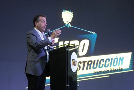 Ito Bisonó resalta modernización de la permisología en Expo Construcción PP 2026
