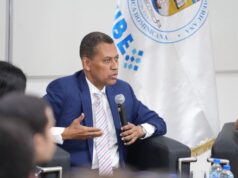 Democracia, tecnología y juventud marcan diálogo de Gómez Mazara con estudiantes de Unibe