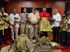 Concejal de Nueva Jersey dona uniformes y equipos de salvamento a Bomberos Ayuntamiento SDE