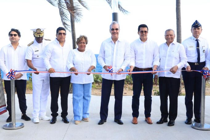 Abinader y Collado entregan renovado Malecón de Santo Domingo Este tras inversión de más de RD$685 millones