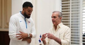Presidente Abinader felicita a Karl-Anthony Towns por llevar a los Knicks a la final de la NBA