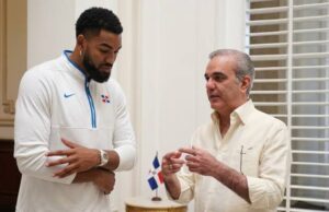 Presidente Abinader felicita a Karl-Anthony Towns por llevar a los Knicks a la final de la NBA