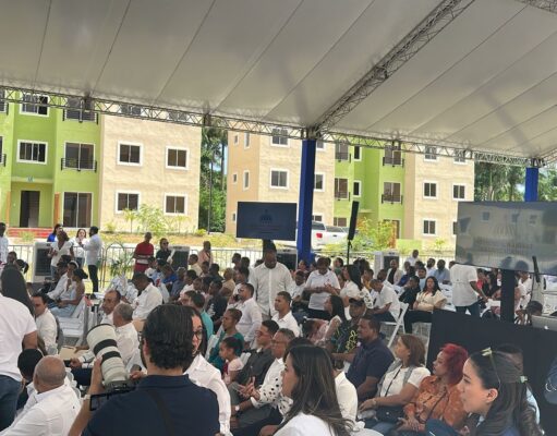 Abinader entrega 700 apartamentos del Plan Familia Feliz en Santo Domingo Norte