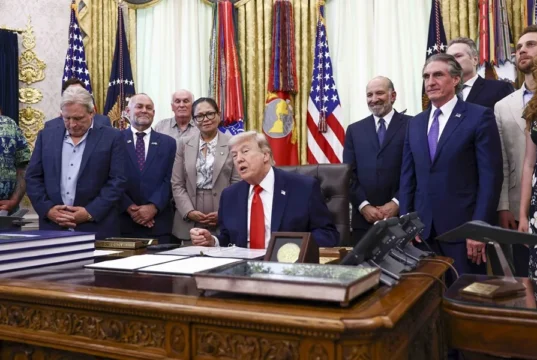 Trump anuncia haber llegado a un «gran acuerdo con Irán» y Teherán lo niega