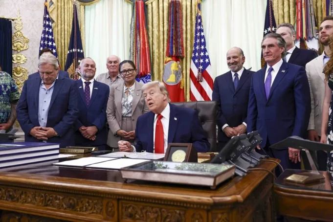 Trump anuncia haber llegado a un «gran acuerdo con Irán» y Teherán lo niega