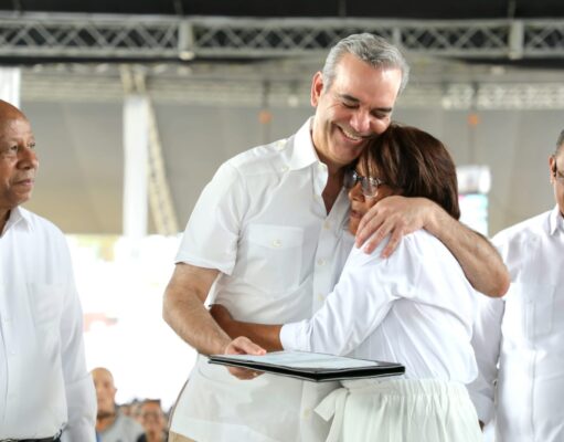 Más de 6,300 familias de El Almirante avanzan hacia la obtención de sus títulos de propiedad