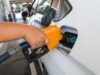Gobierno congela precios de combustibles esenciales